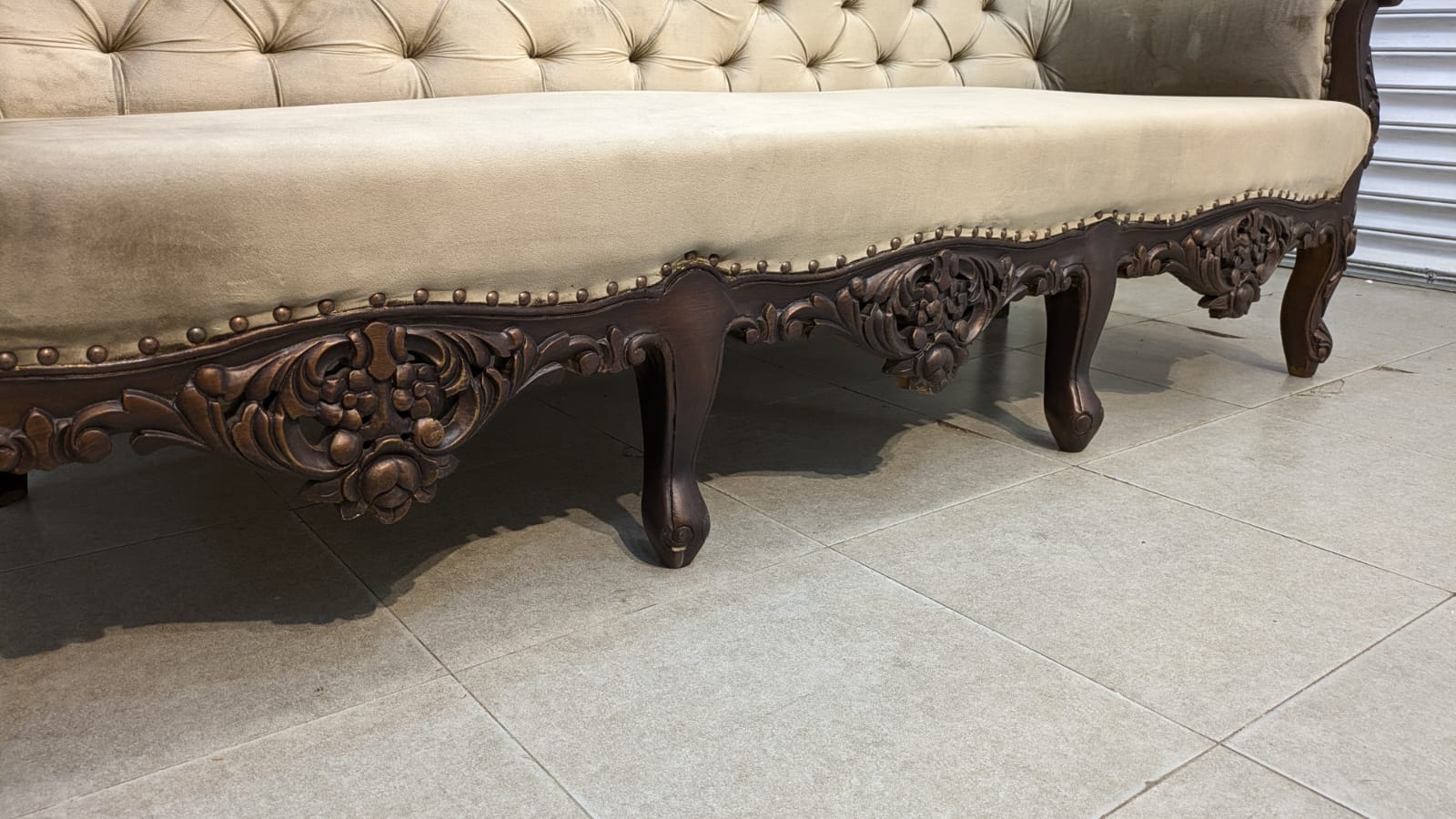 Solid Sheesham Wood Chinioti 5-Seater Sofa Set