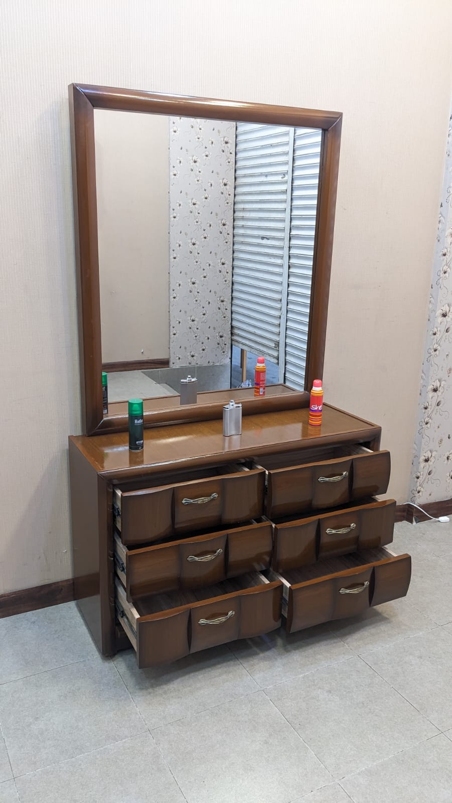 King Size Bedroom Set with Almirah