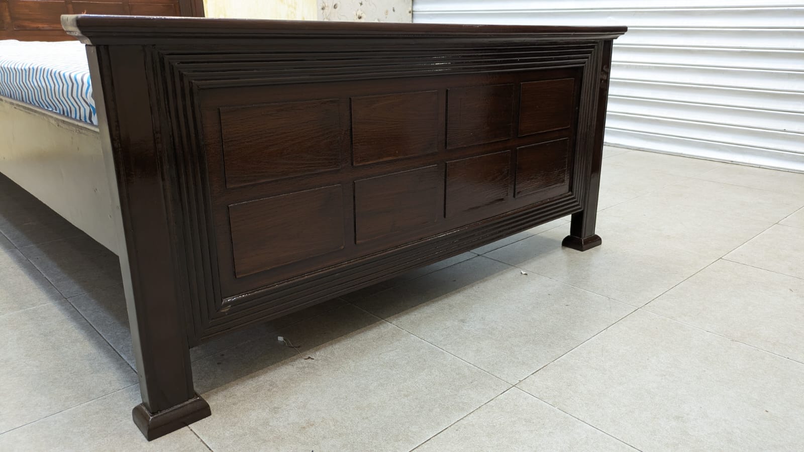 Elegant Panel Design Single Bed