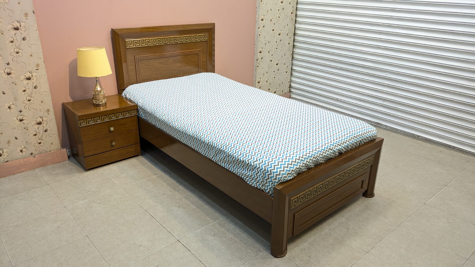Single Bed With 1 Side Table