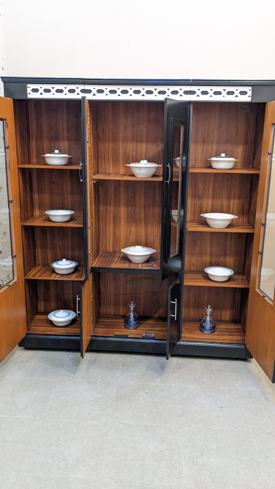 4 Door Crockery Divider