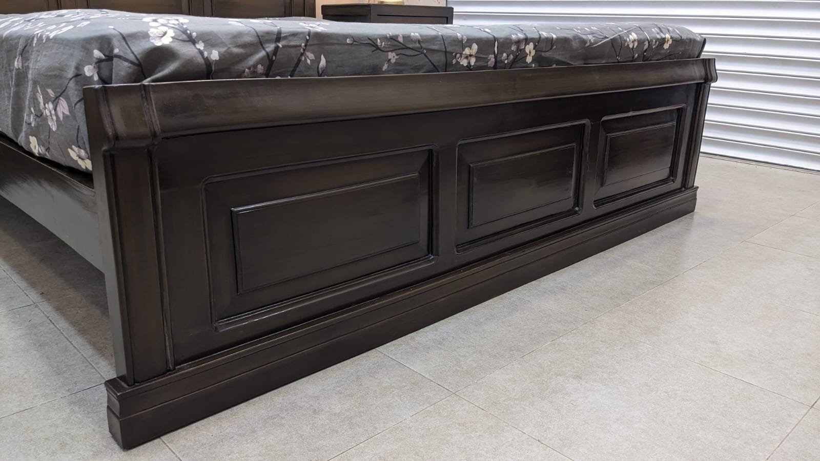 King Size Bed With Mattress, 2 Side Tables