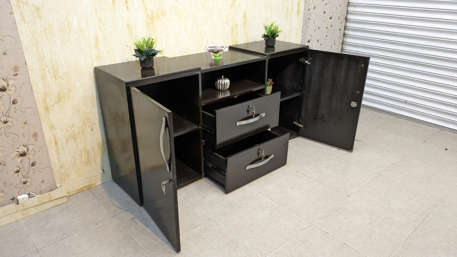 Elgent side Board