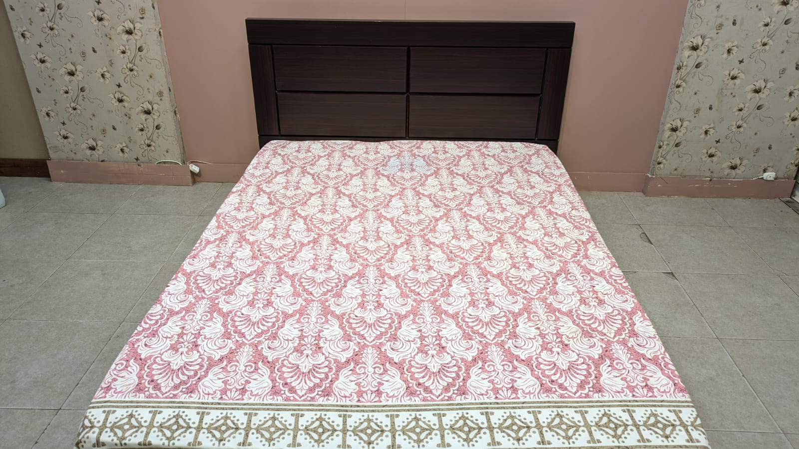 Beautiful Modern Floor Bed with Mattress –