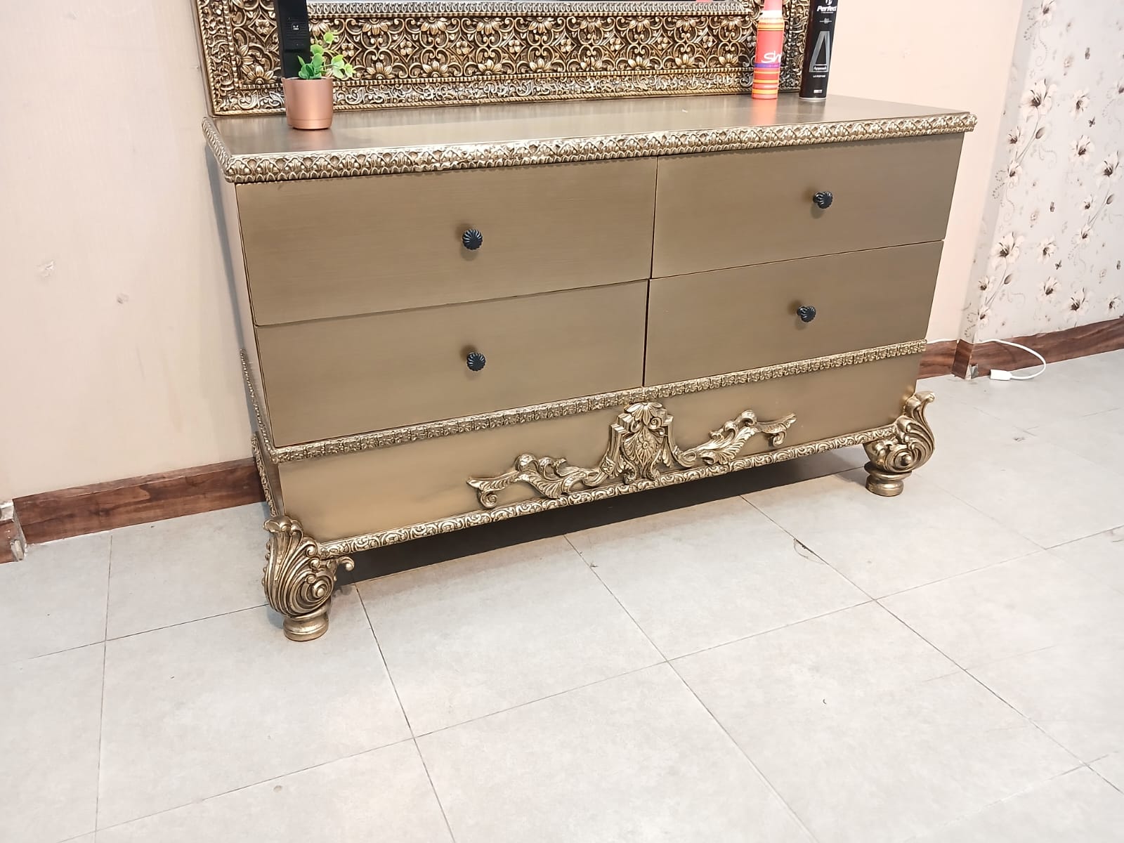 Stylish King Size Bed Set