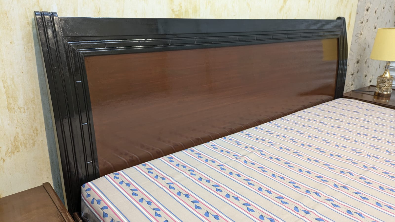 King Size Bed With 2 Side tables