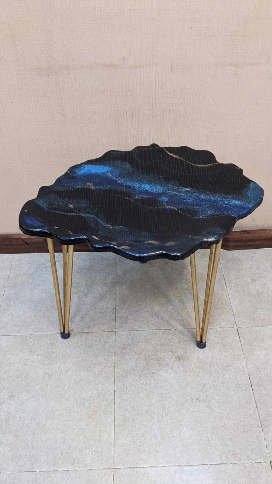 Divinecrafts Brand New Corner Table