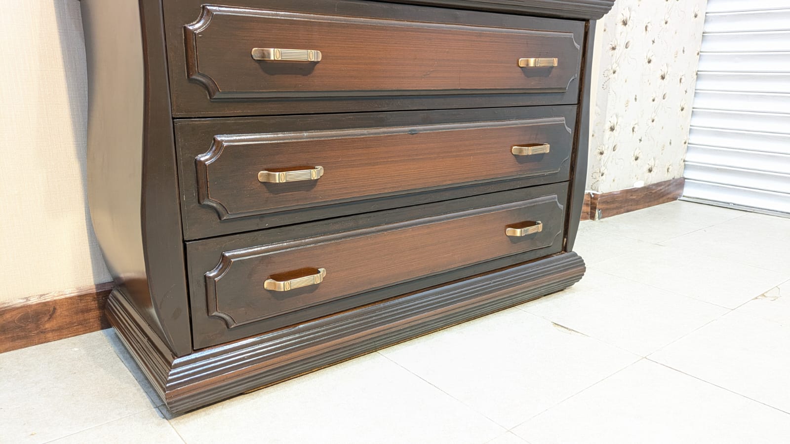 King Size Bed With 2 Side Tables and Dressing Table