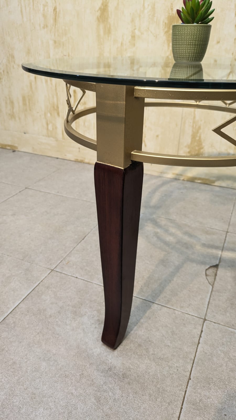 Corner Table