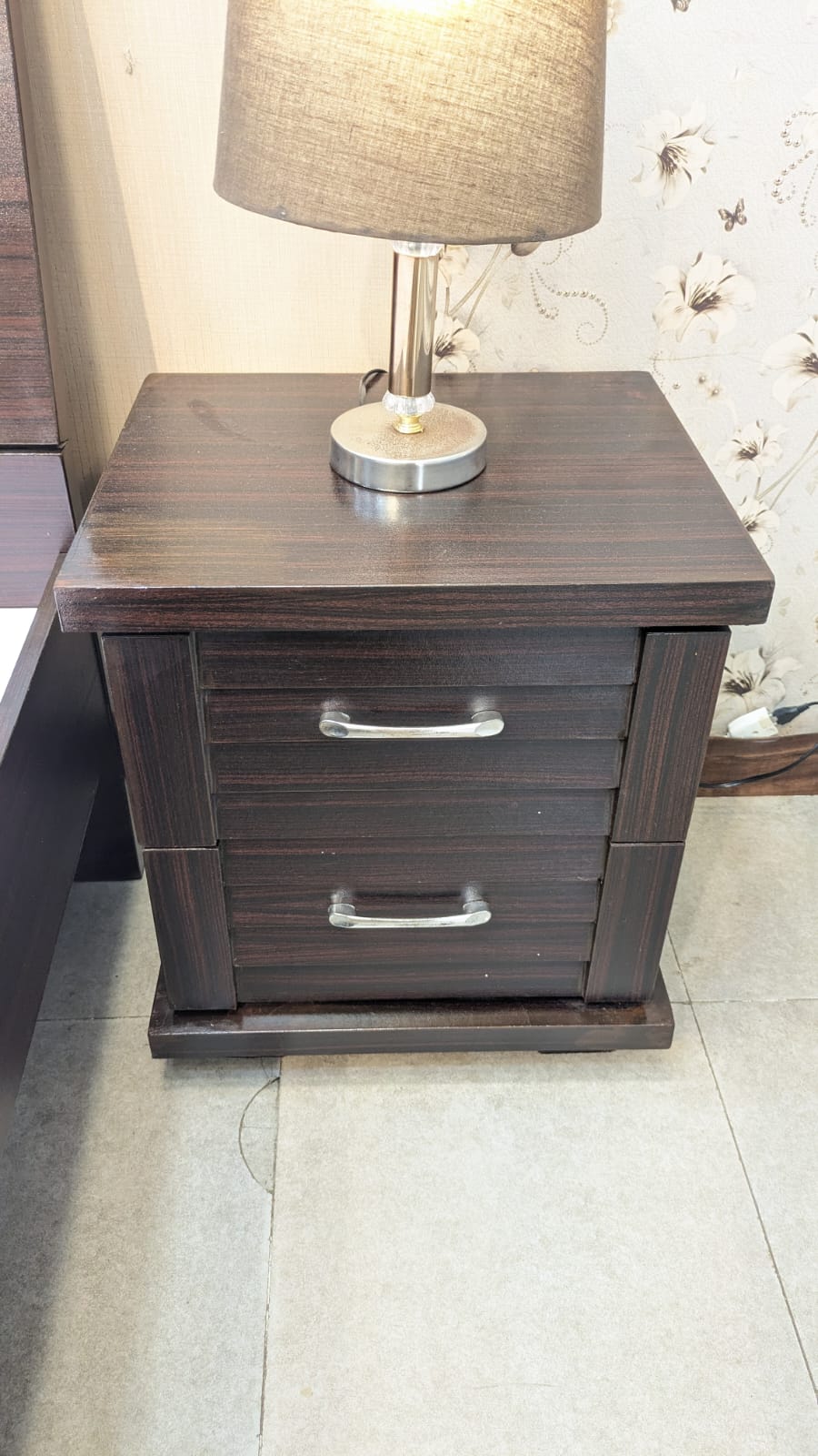 Queen Size Bed With 2 Side Tables