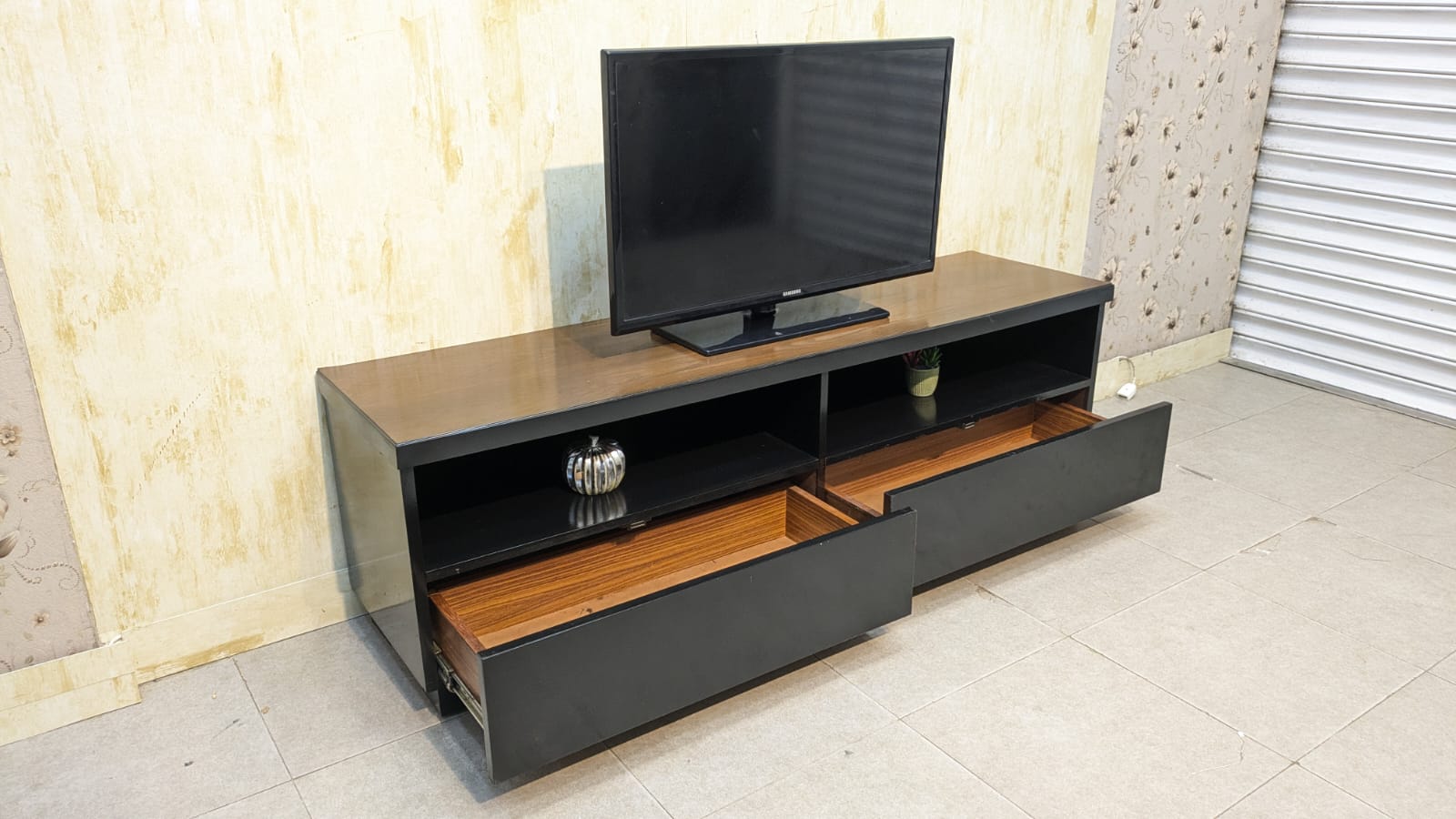 Modern Design LED Unit