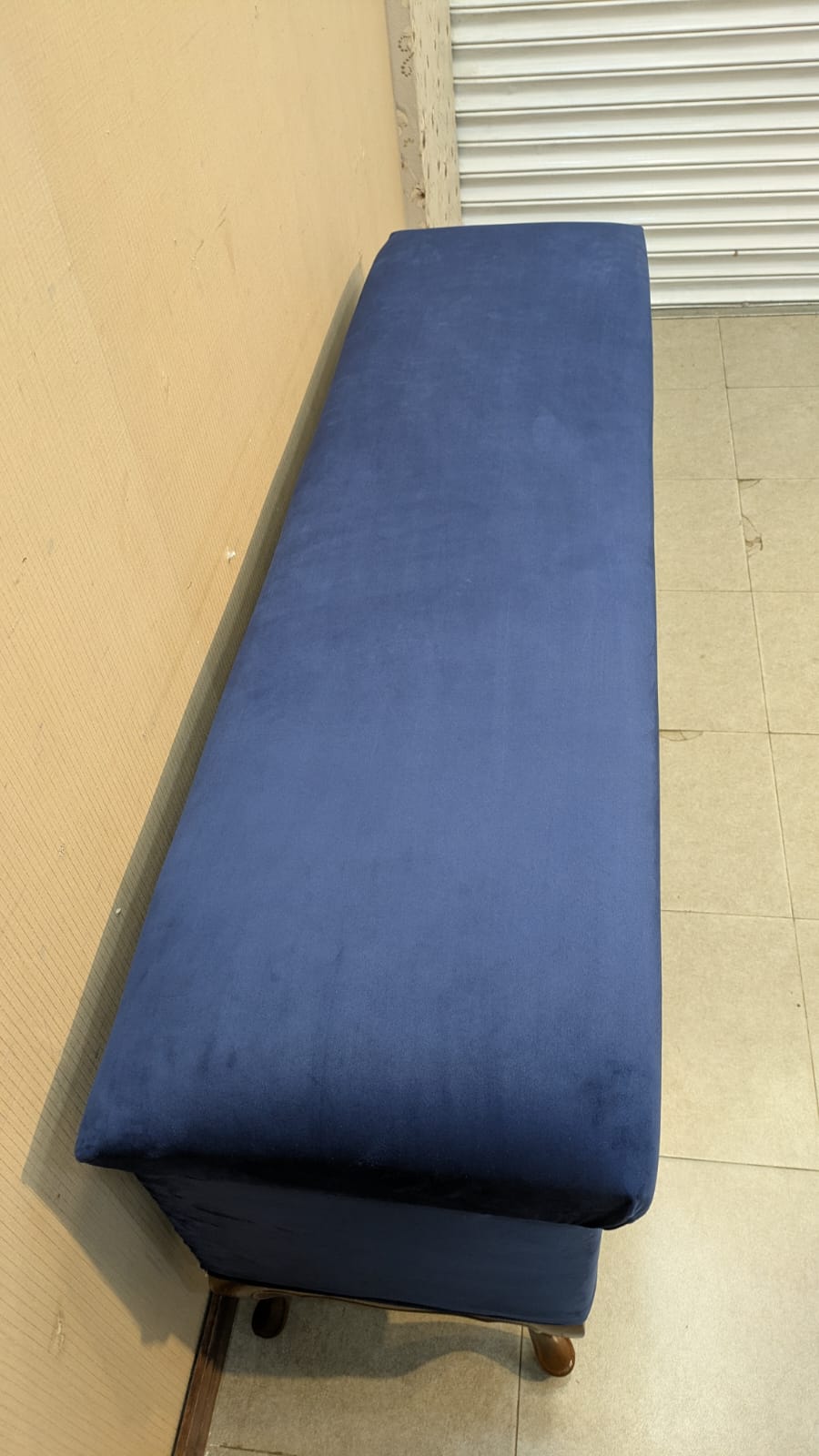 2 Seater Seattee with 4 Stools Or Pedicure Set