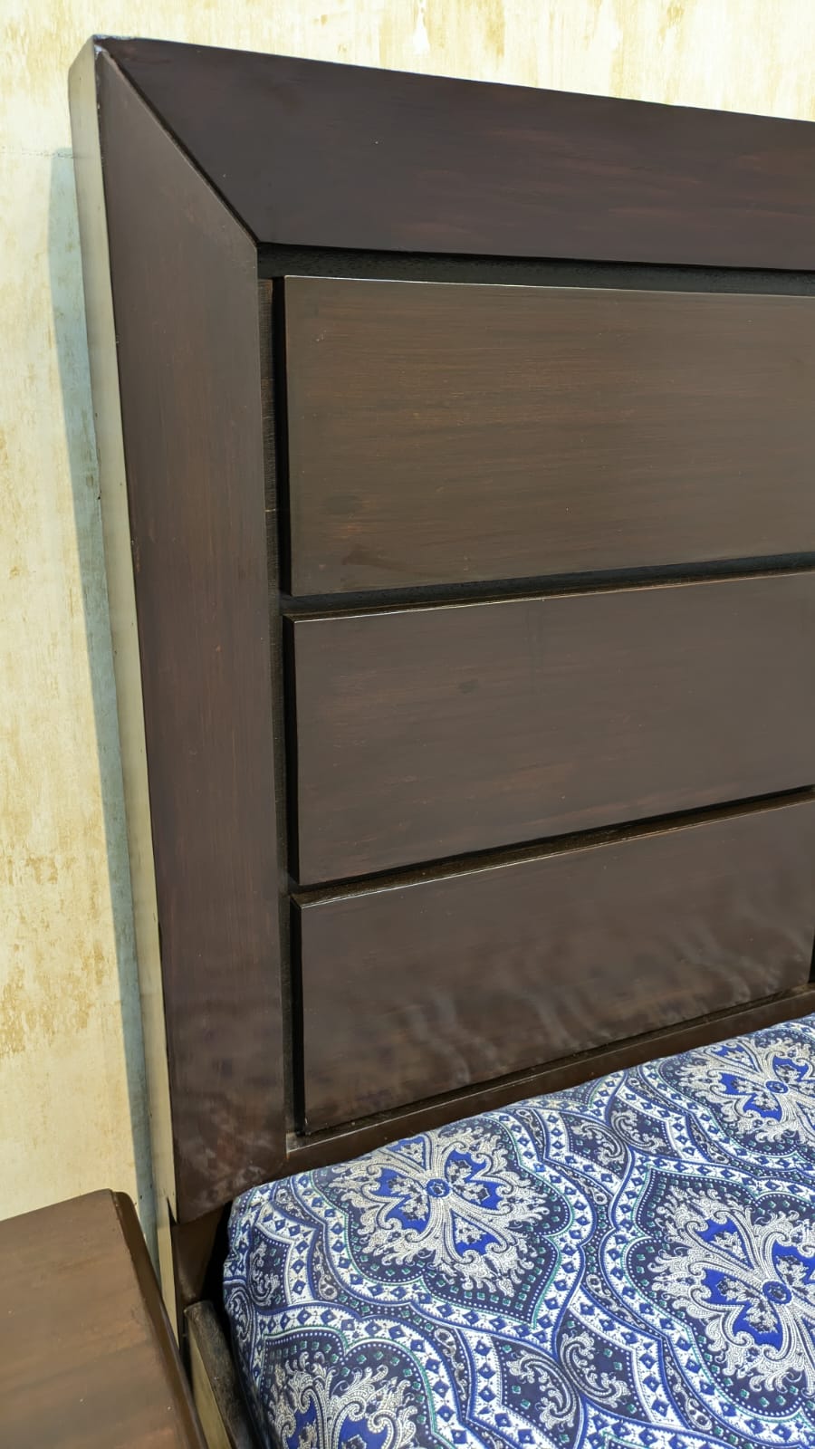 King Size Bed With 2 Side Tables
