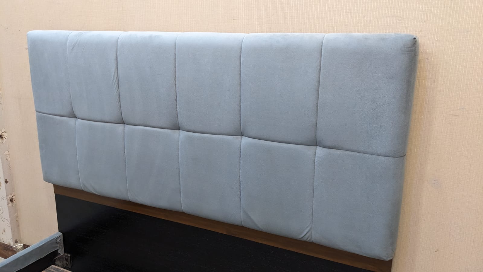 Fully Cushioned Queen Size Bed