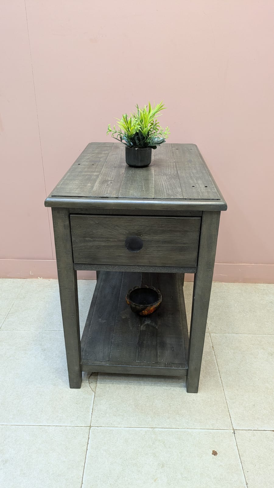 Imported American Ashley Furniture borlofeild Pair of Corner Table