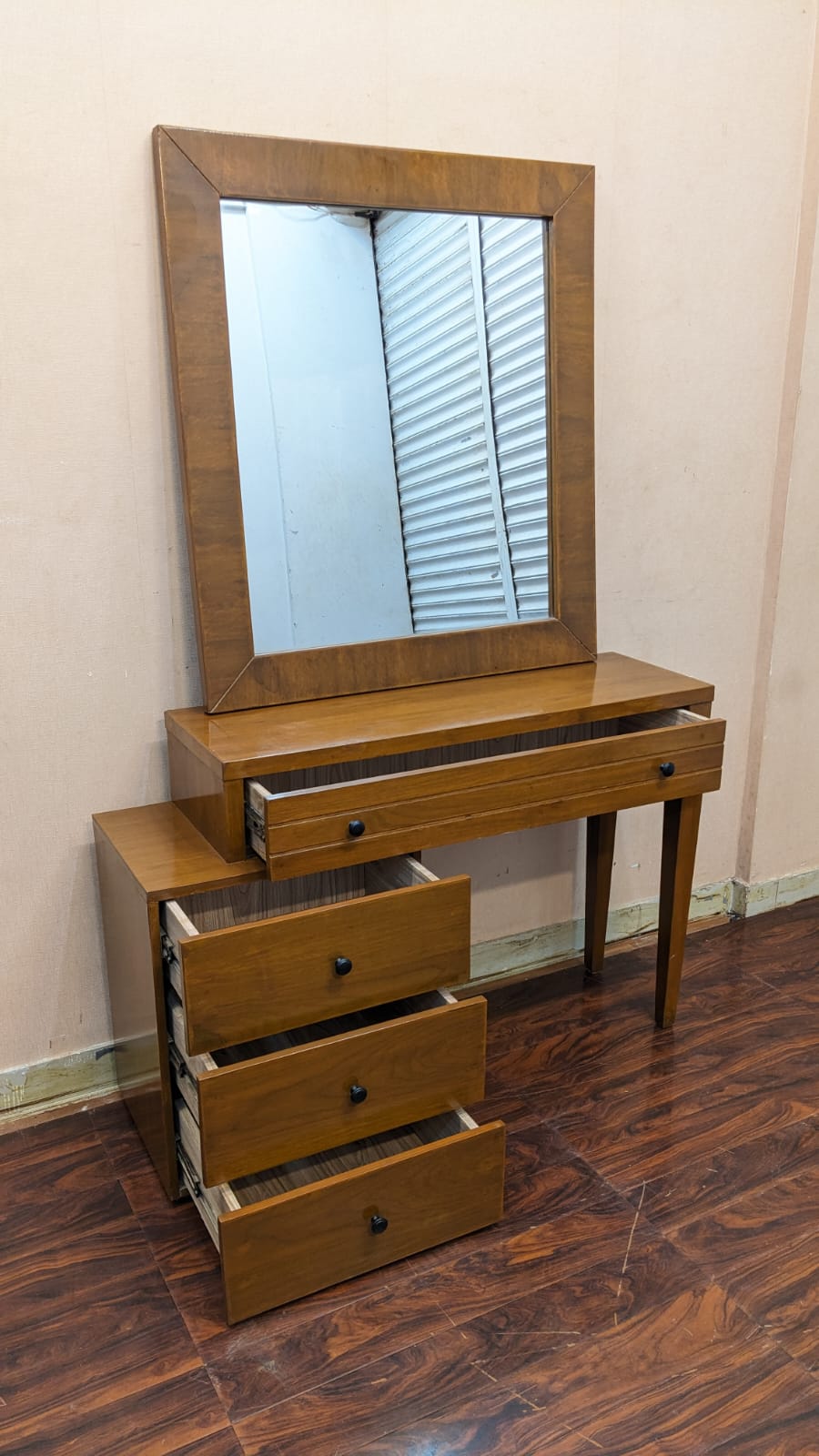 Dressing Table with Mirror