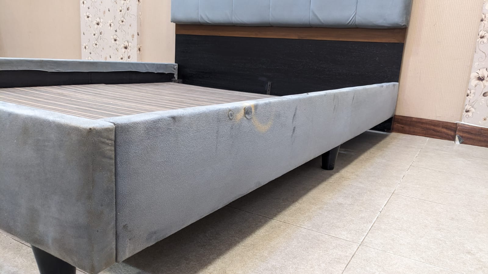 Fully Cushioned Queen Size Bed