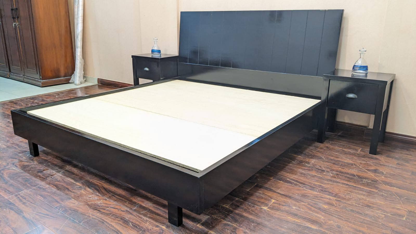 🔥Habitt Nimoy🔥 King Size Bed with 2 Side Tables