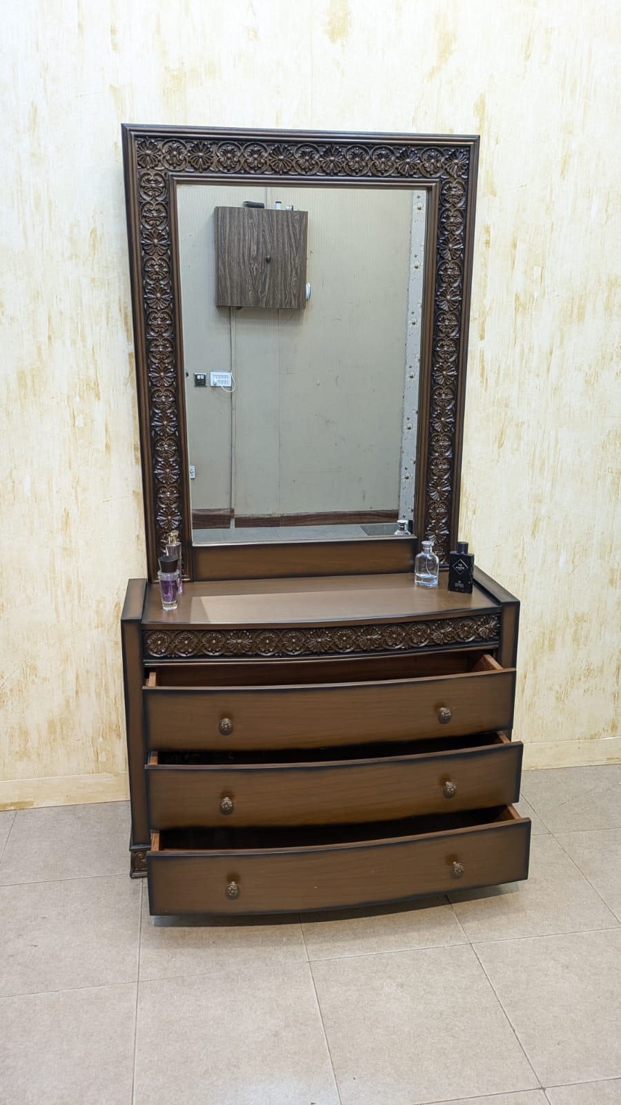 King Size Bed With 2 Side Tables and Dressing Table