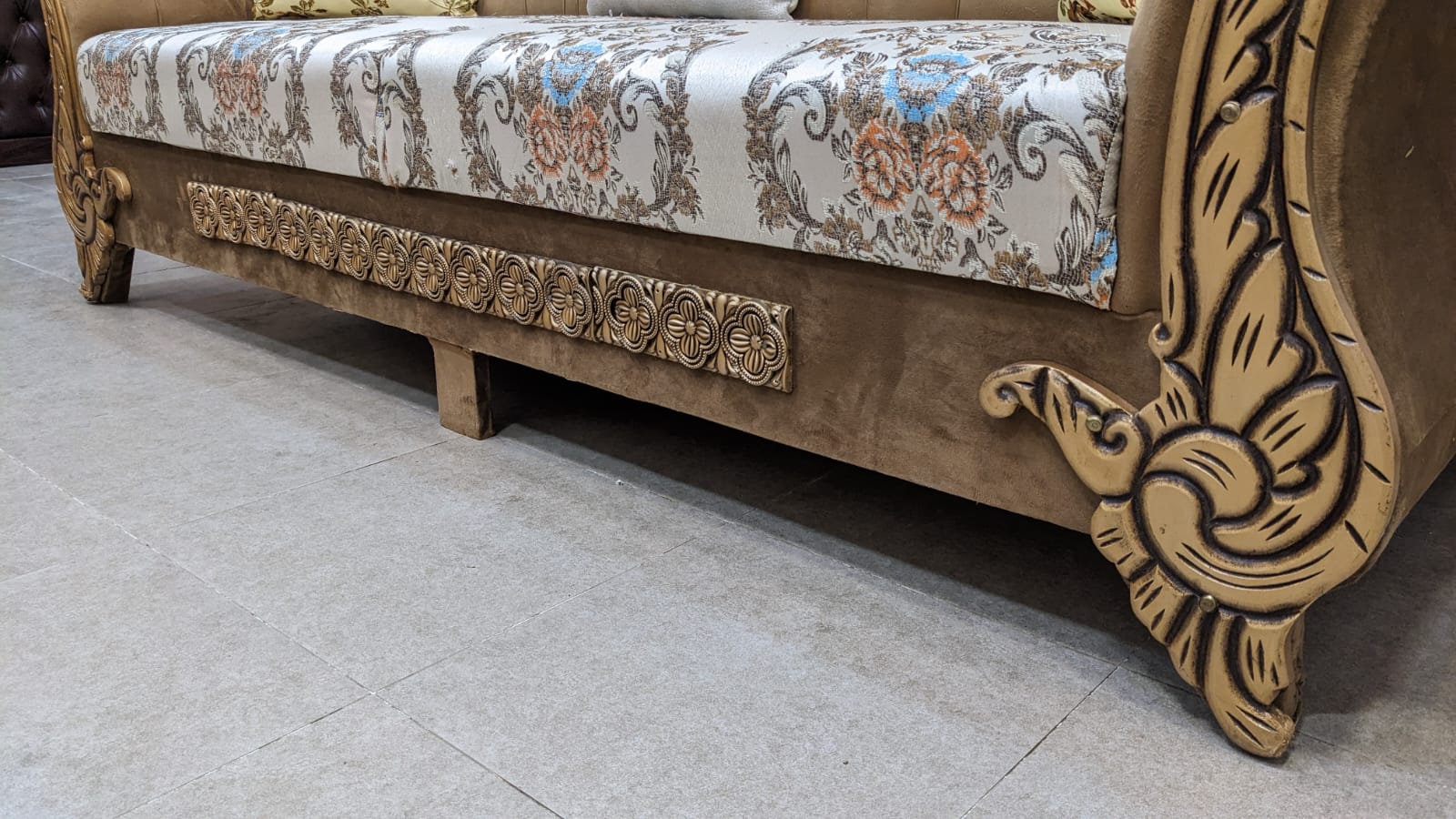 Luxurious 7 Seater Sofa Set