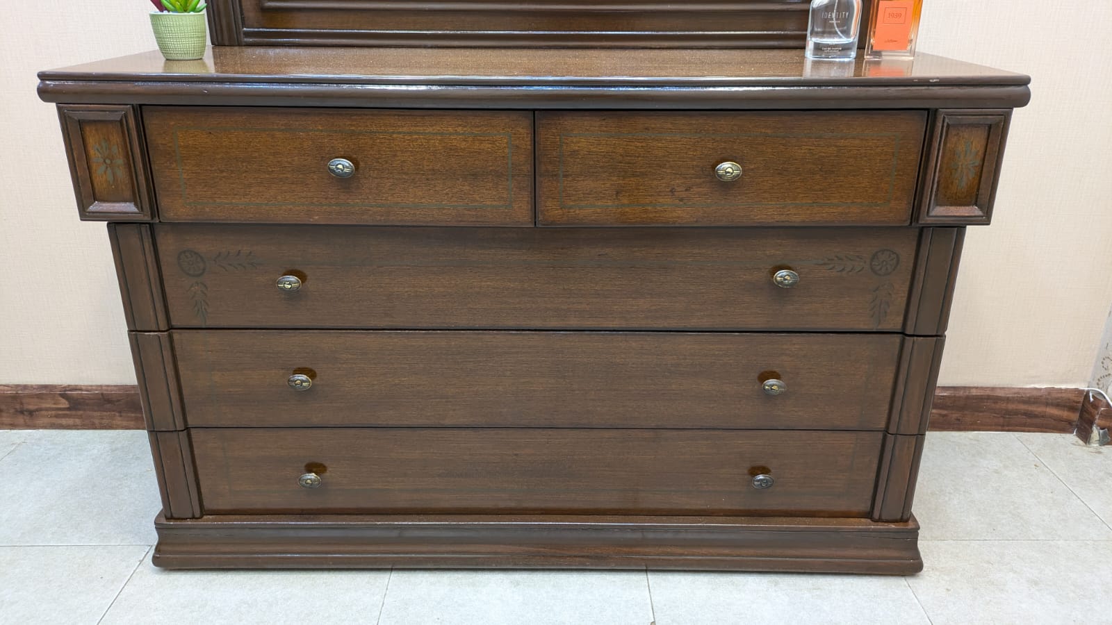 King Size Bed With 2 Side Tables and Dressing Table