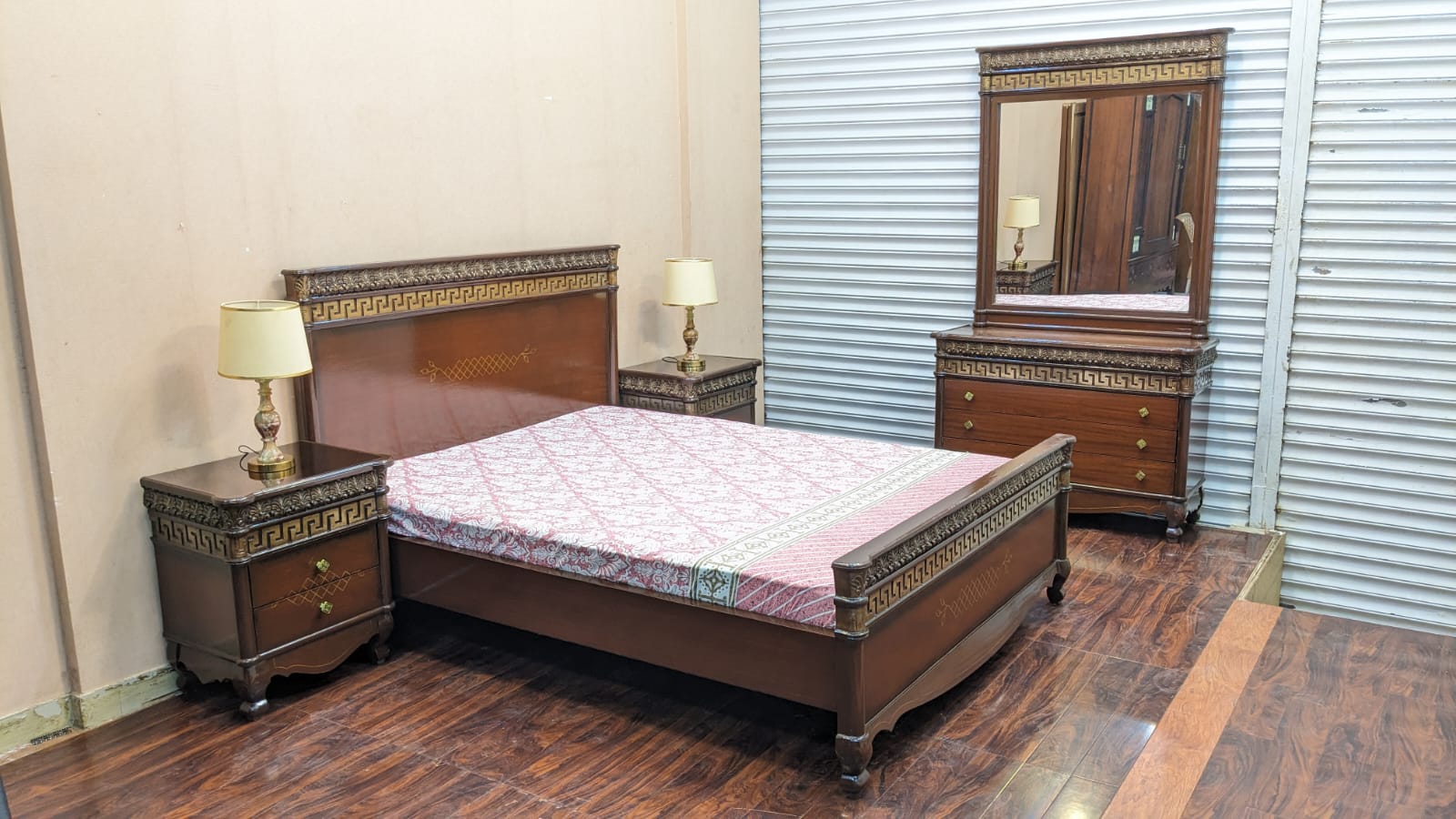 Queen Size Bedroom Set