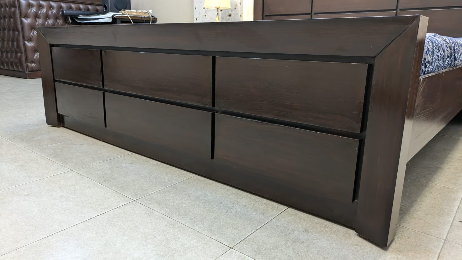 King Size Bed With 2 Side Tables