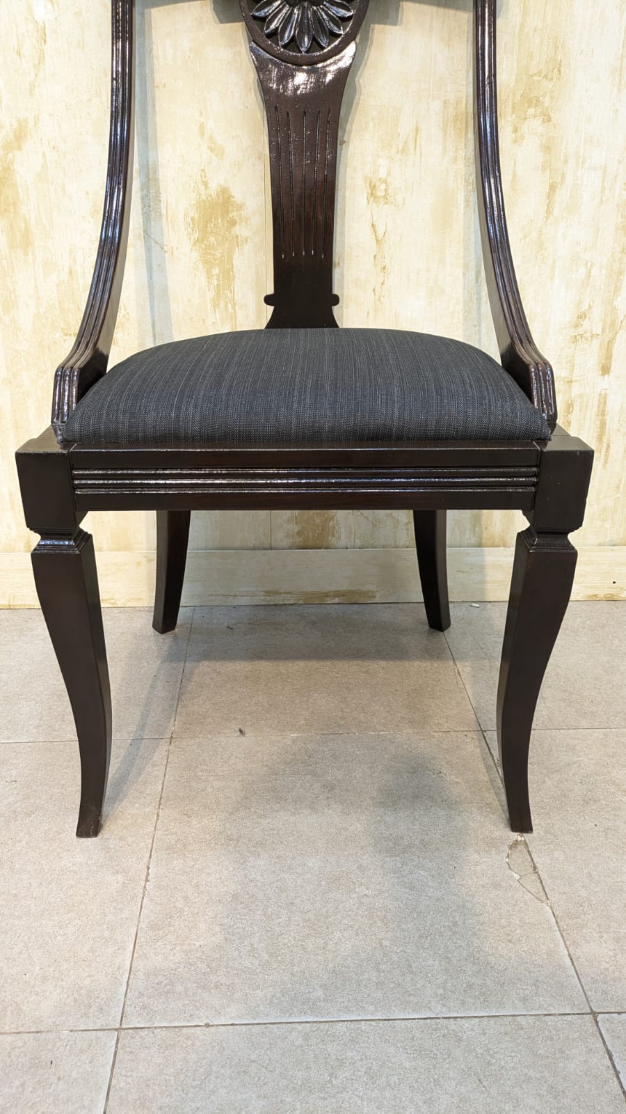 Round Shape 5 Seater Dining Table