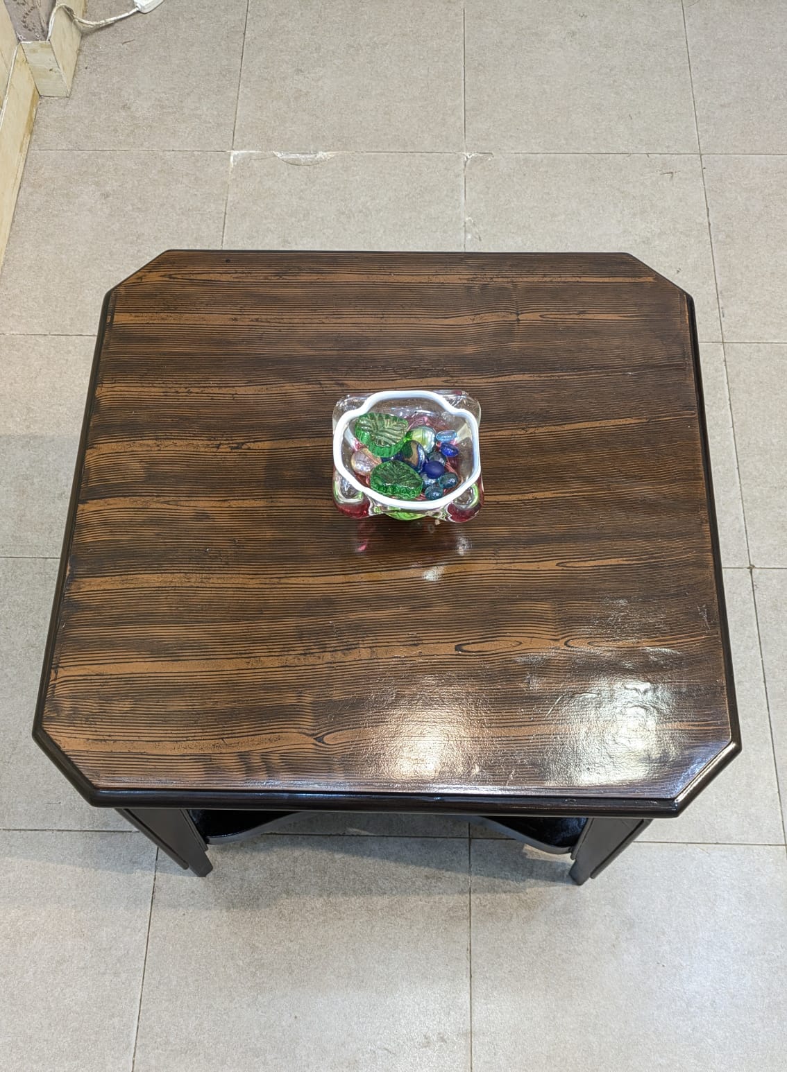 Corner Table