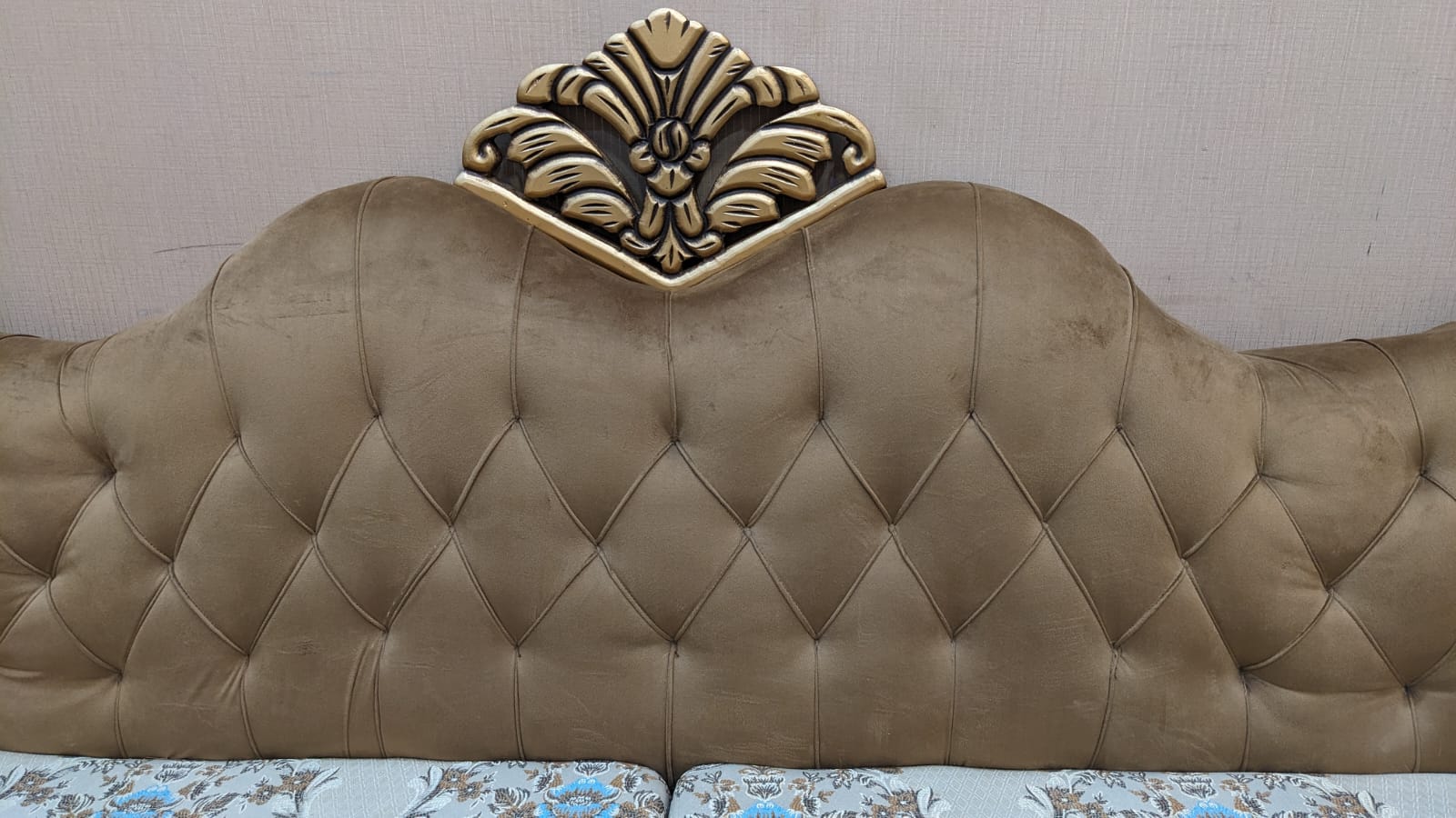 Luxurious 7 Seater Sofa Set