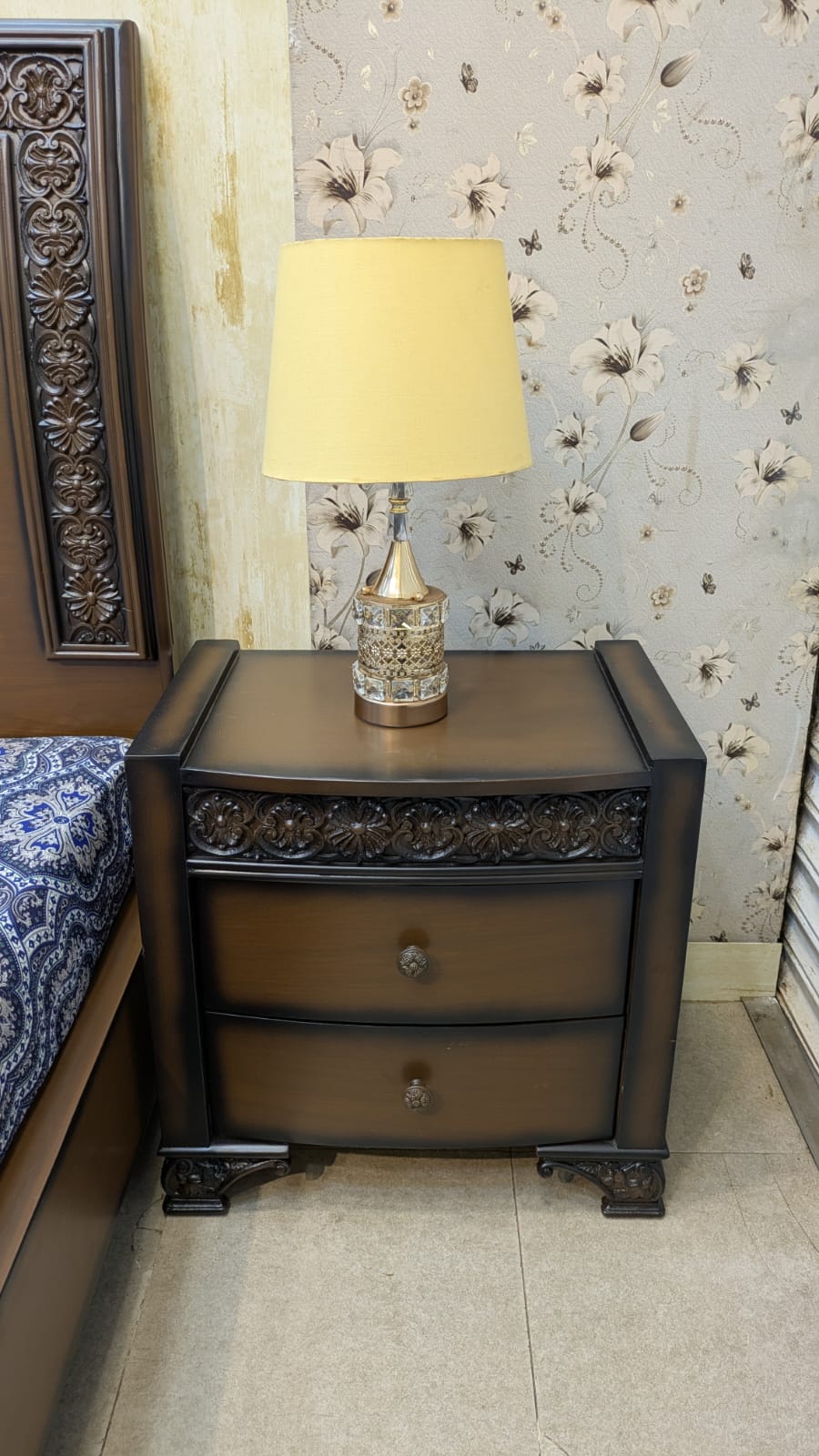 King Size Bed With 2 Side Tables and Dressing Table