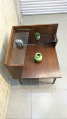 Corner Table