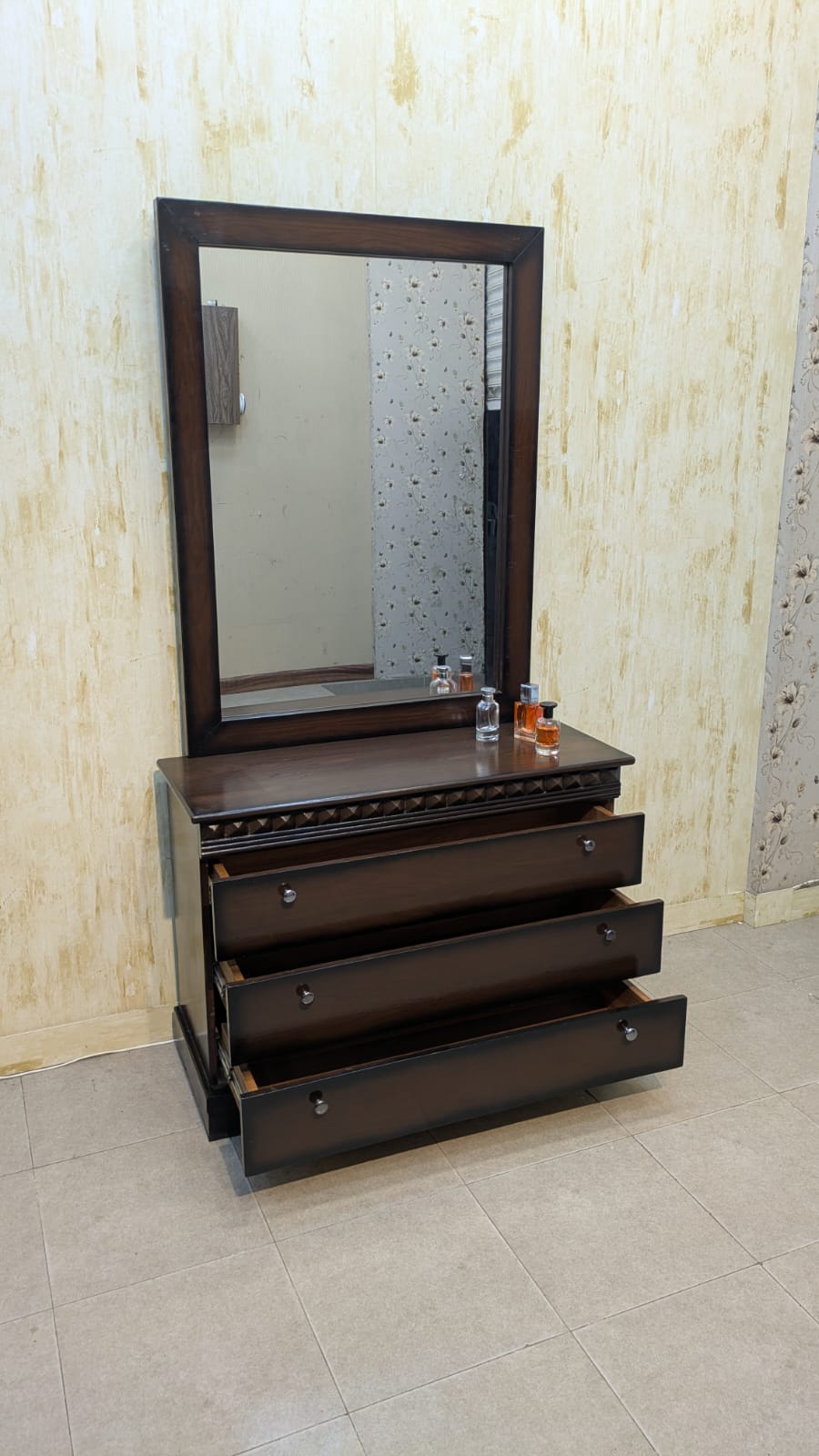 Elegant Design Double Bed Set