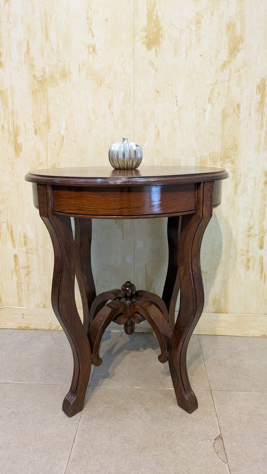 Corner Table