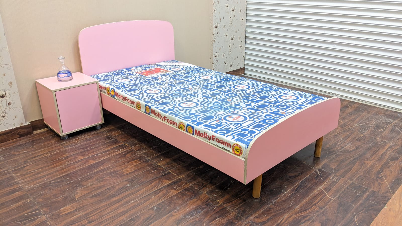 ✨Habitt✨ Rose Single Bed Set