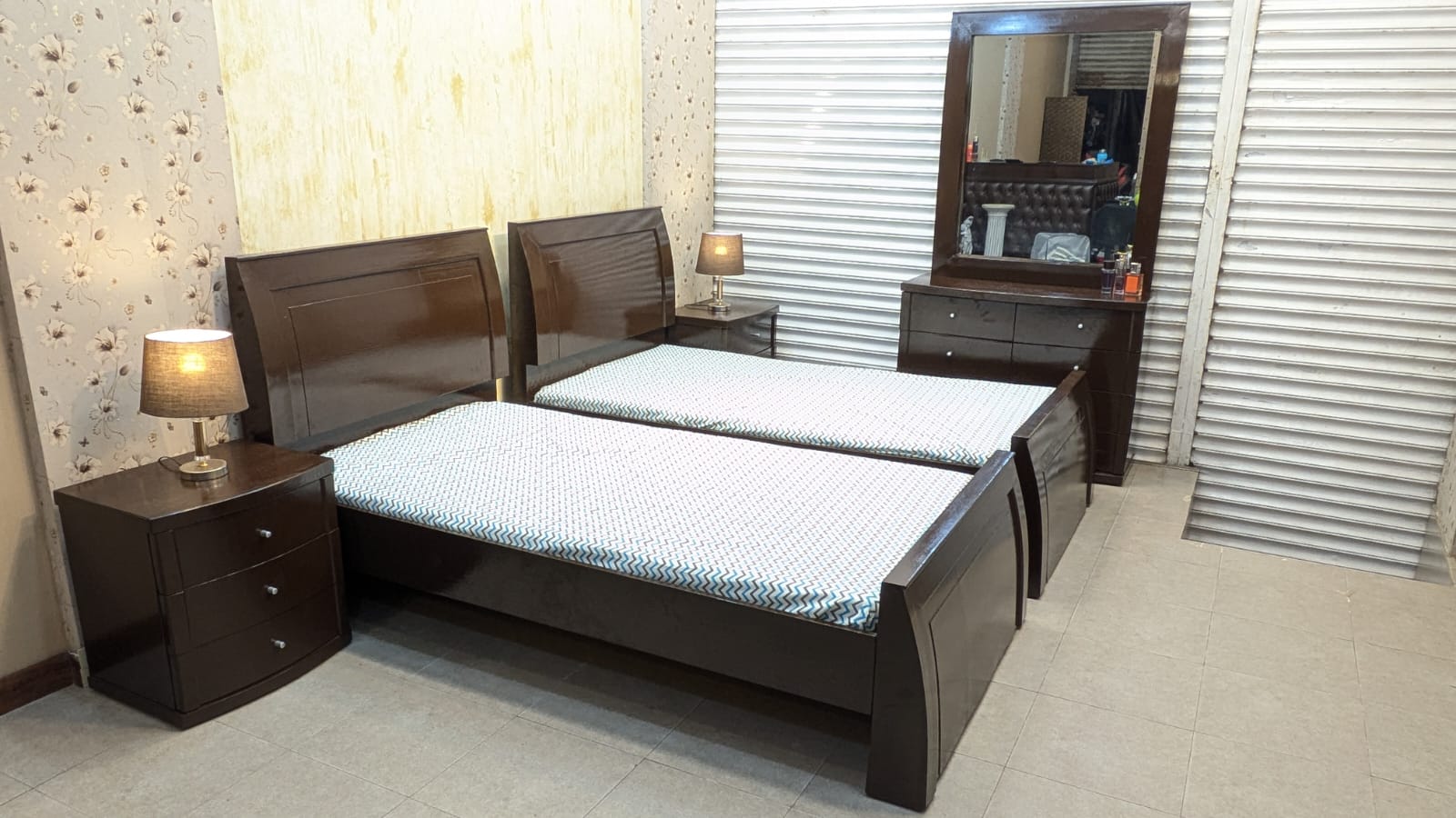 Pair Of Single Beds Set