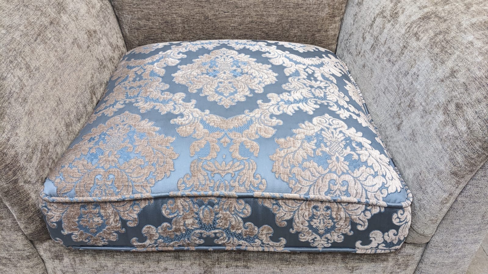 Comfortable 5 Seater Sofa Set