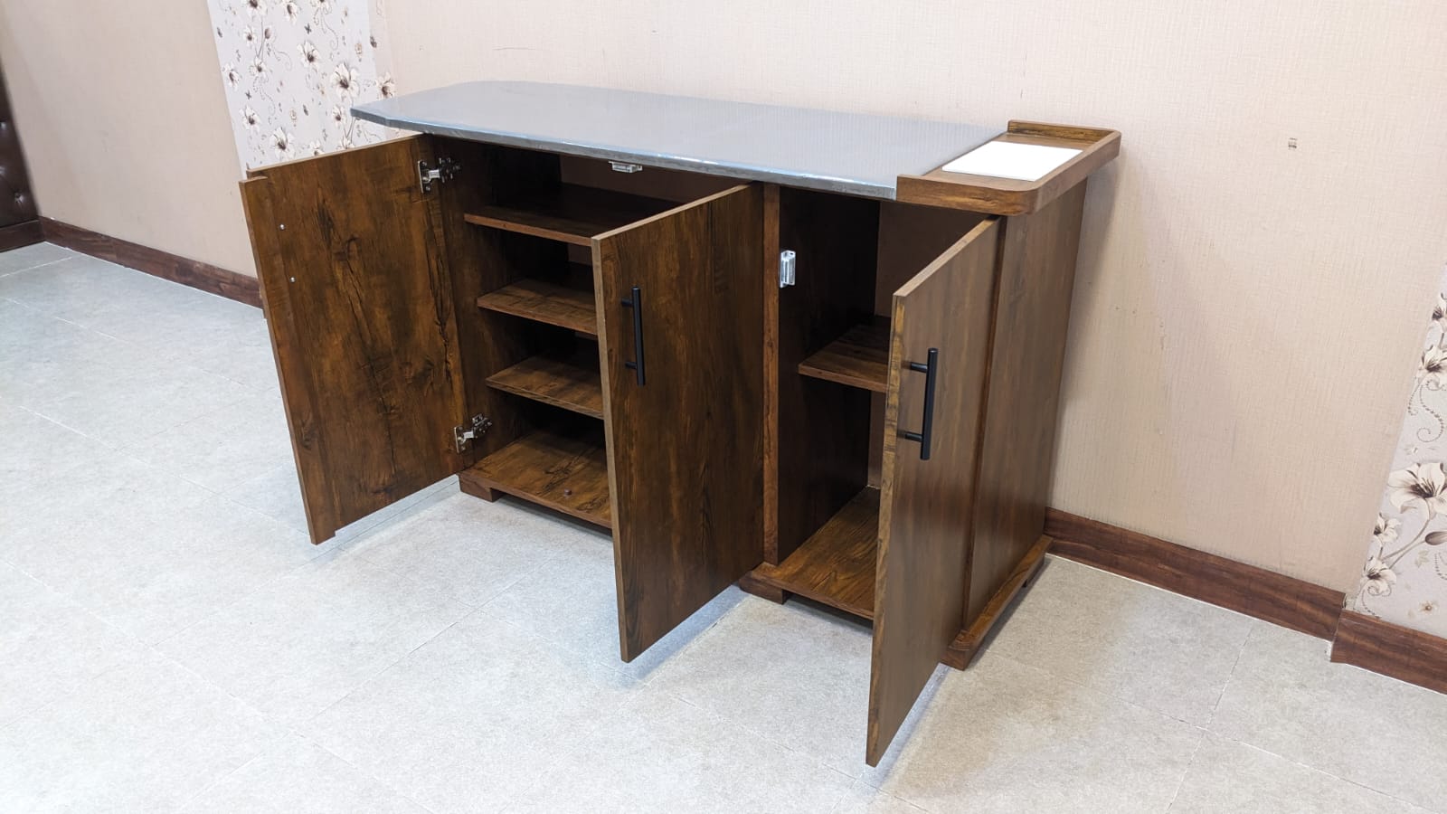 Brand New Divinecrafts Iron Table