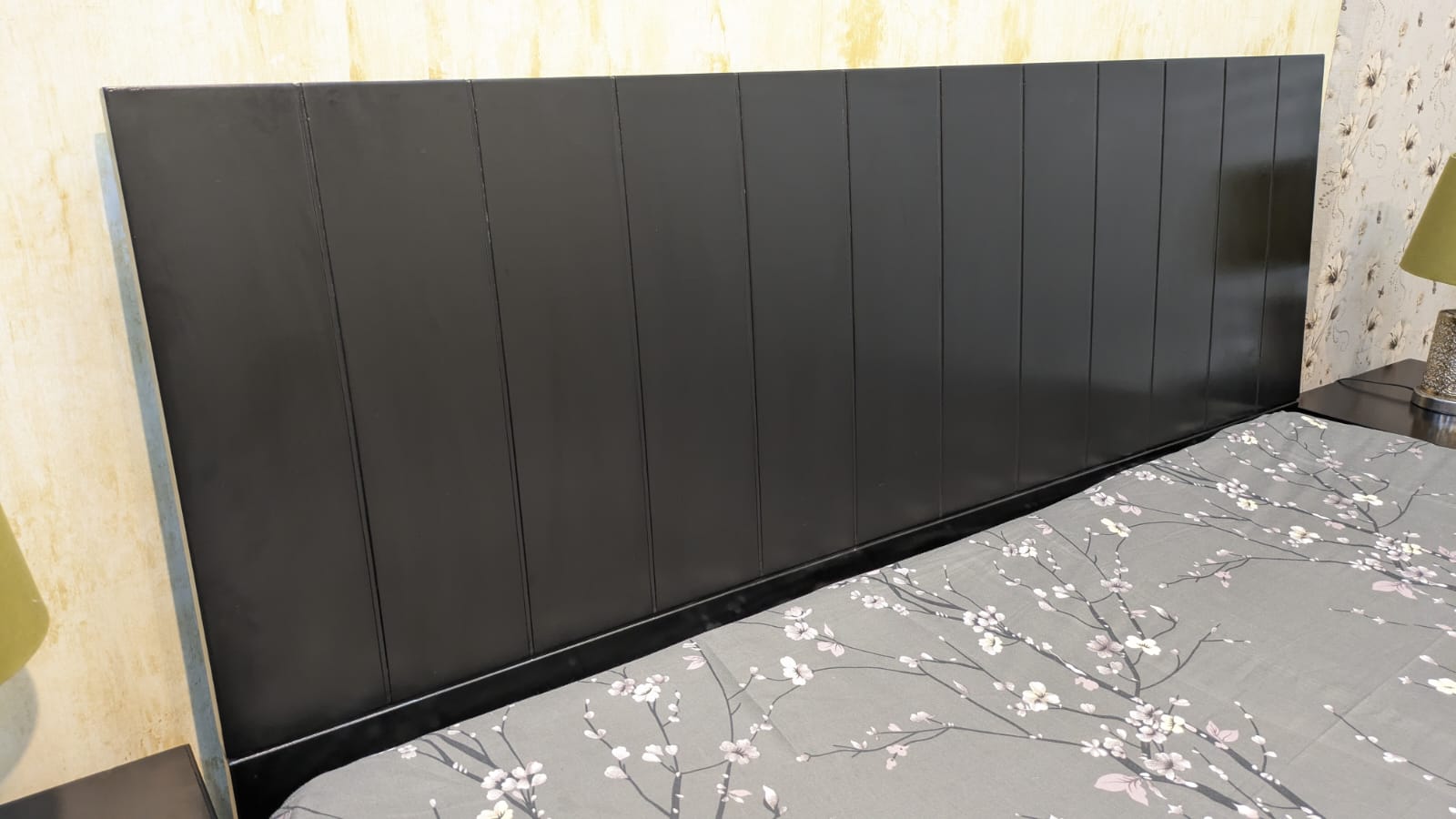 King Size Bed With 2 Side table