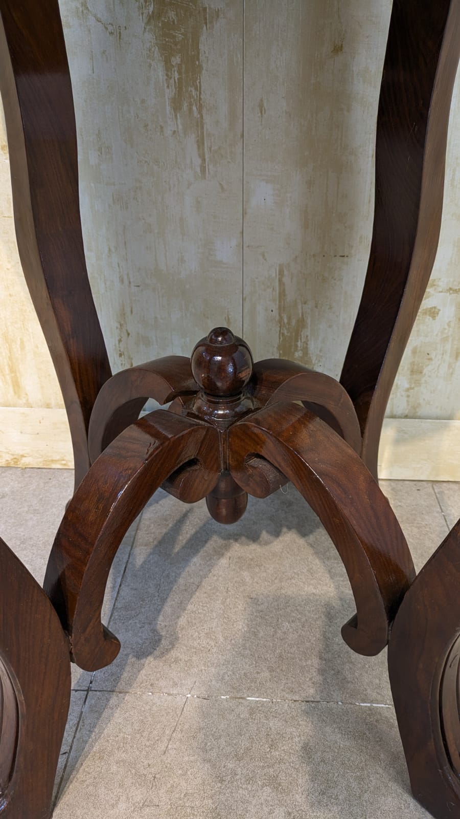 Corner Table