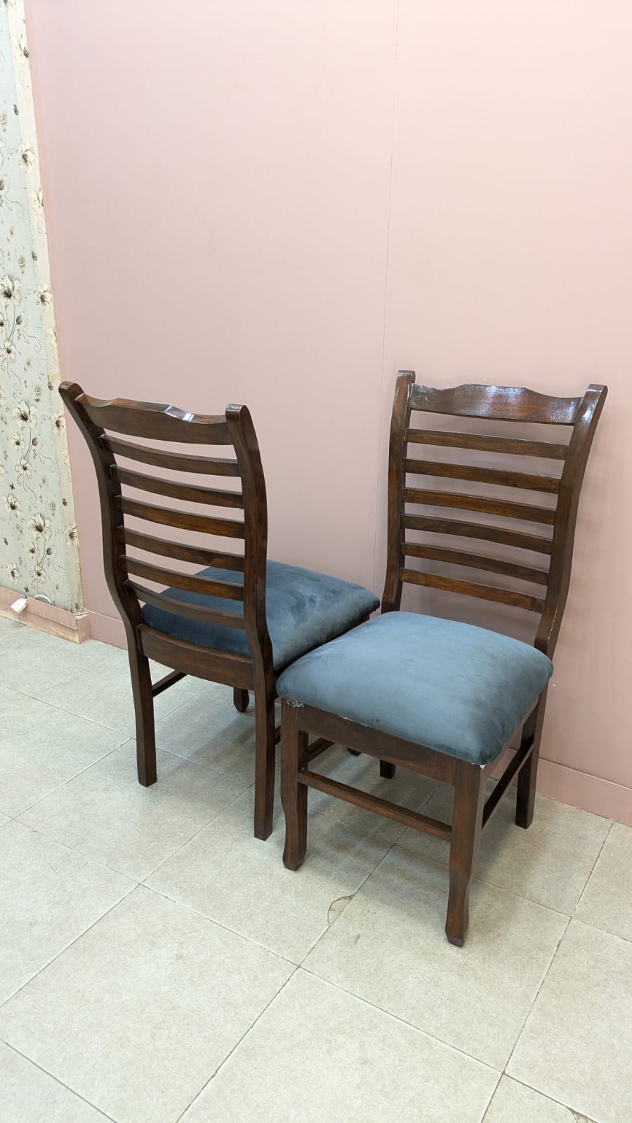 Solid sheesham Wood 4 Seater Dining Table