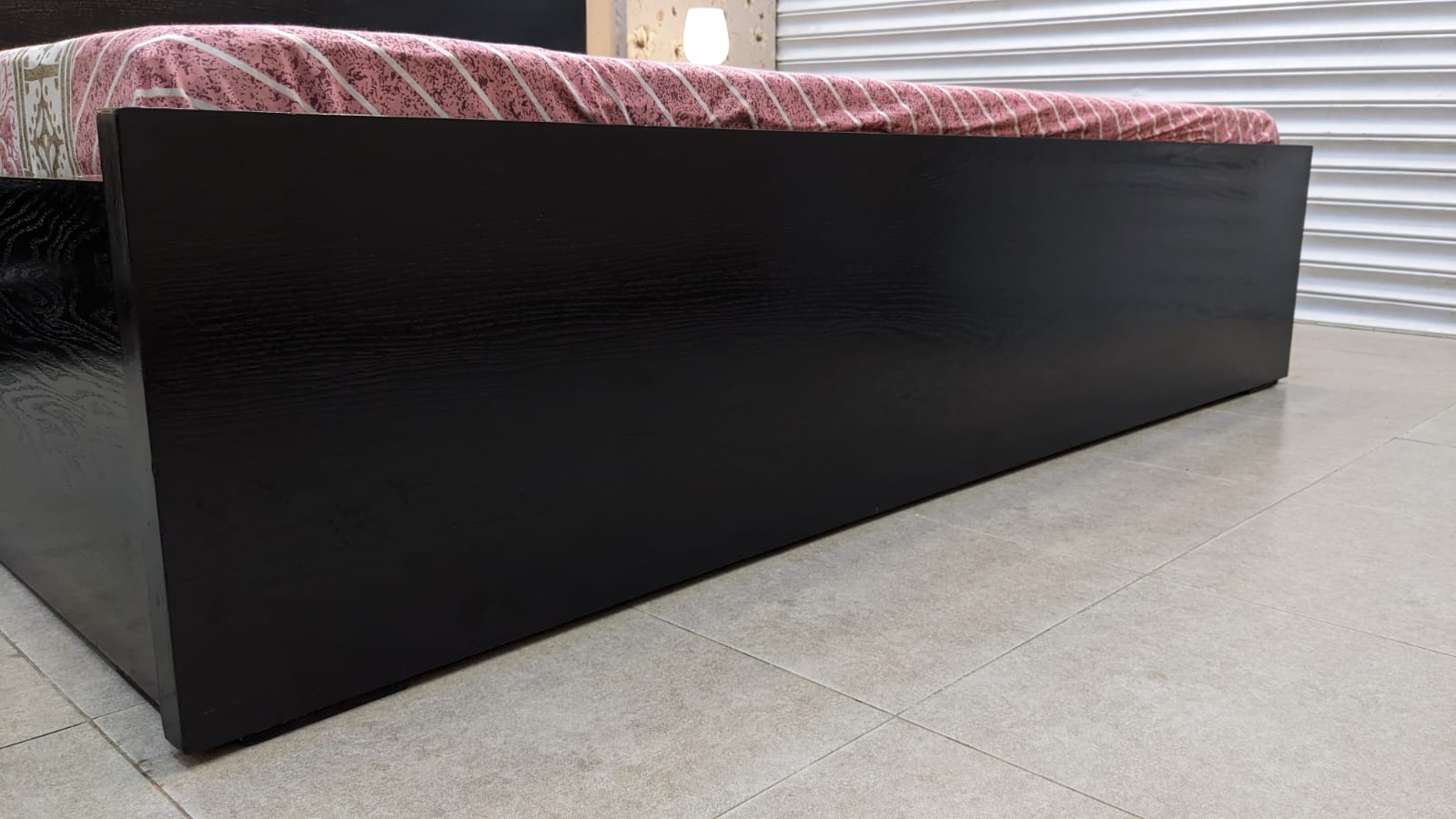 King Size Bed With 2 Side Tables