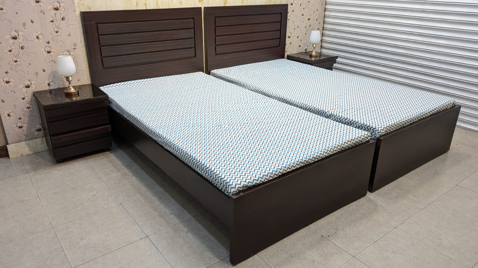 Pair of single bed with 2 Side Tables