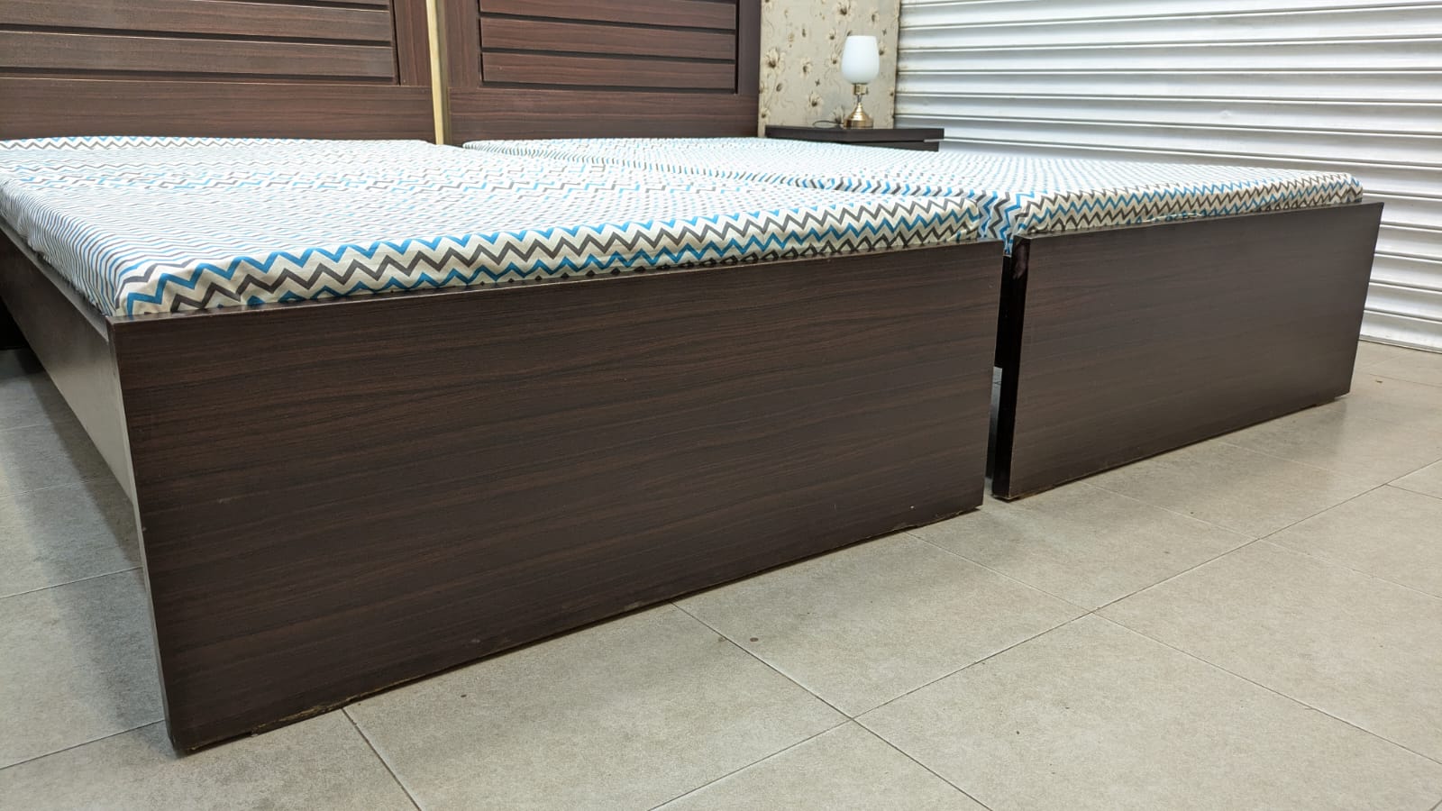 Pair of single bed with 2 Side Tables