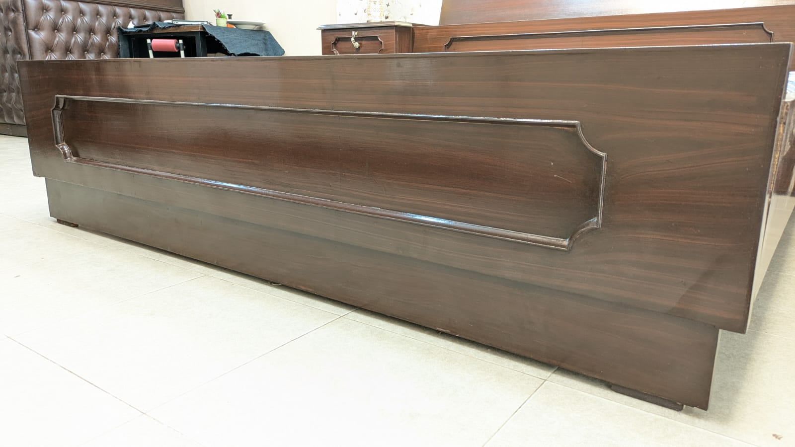 King Size Bed With 2 Side Tables