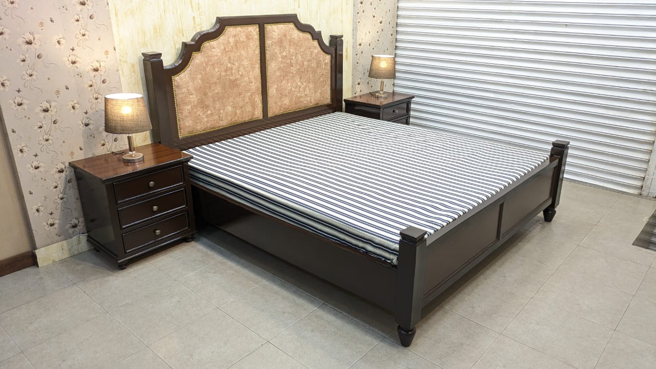 King Size Bed With 2 Side Tables