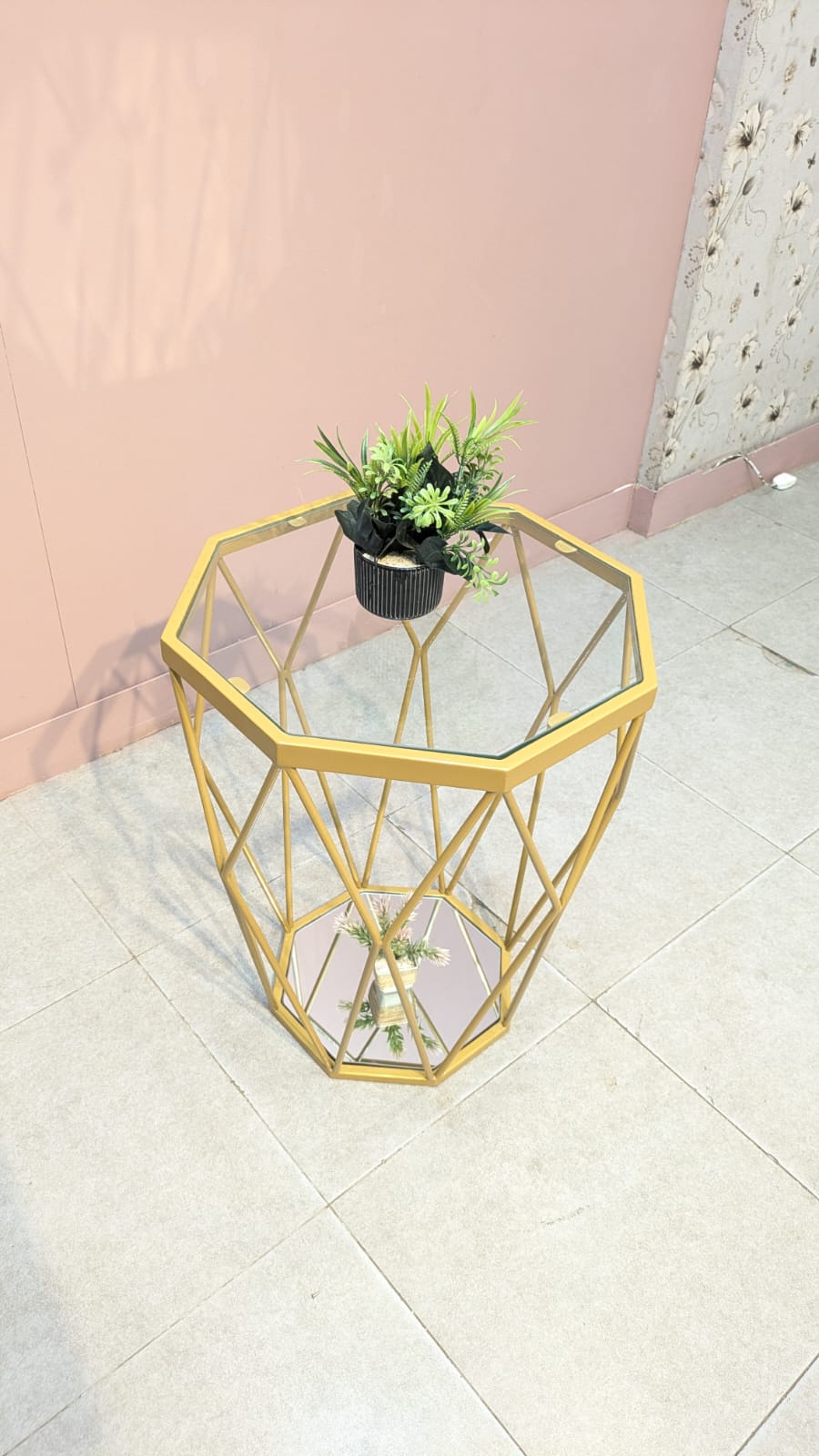 Brand New un used center Table Side table set