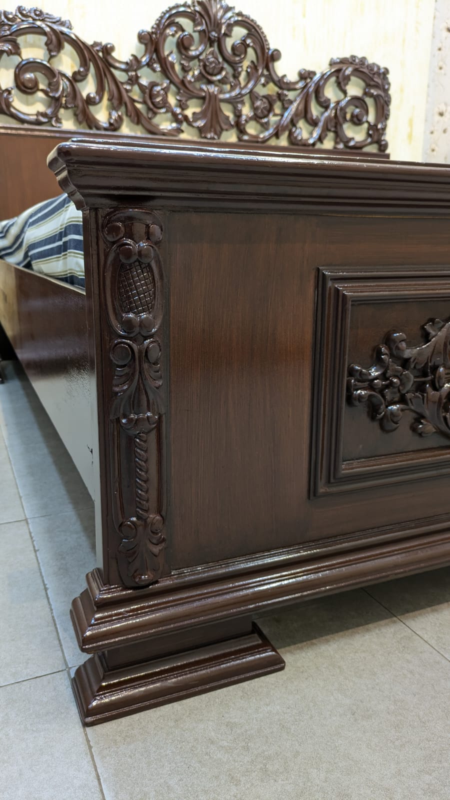 Elegant King Size Bed Set