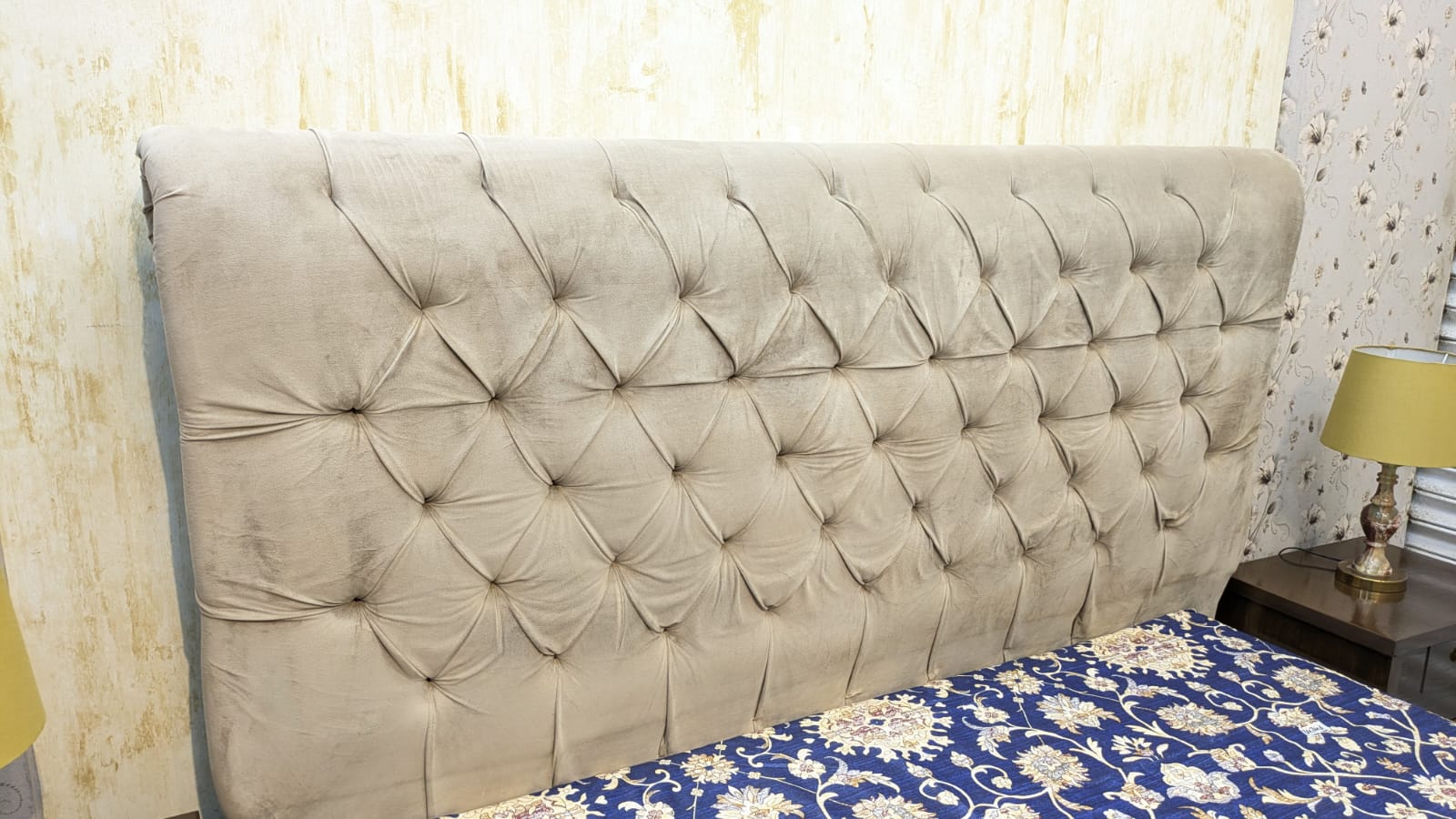 King Size Bed With 2 Side Tables