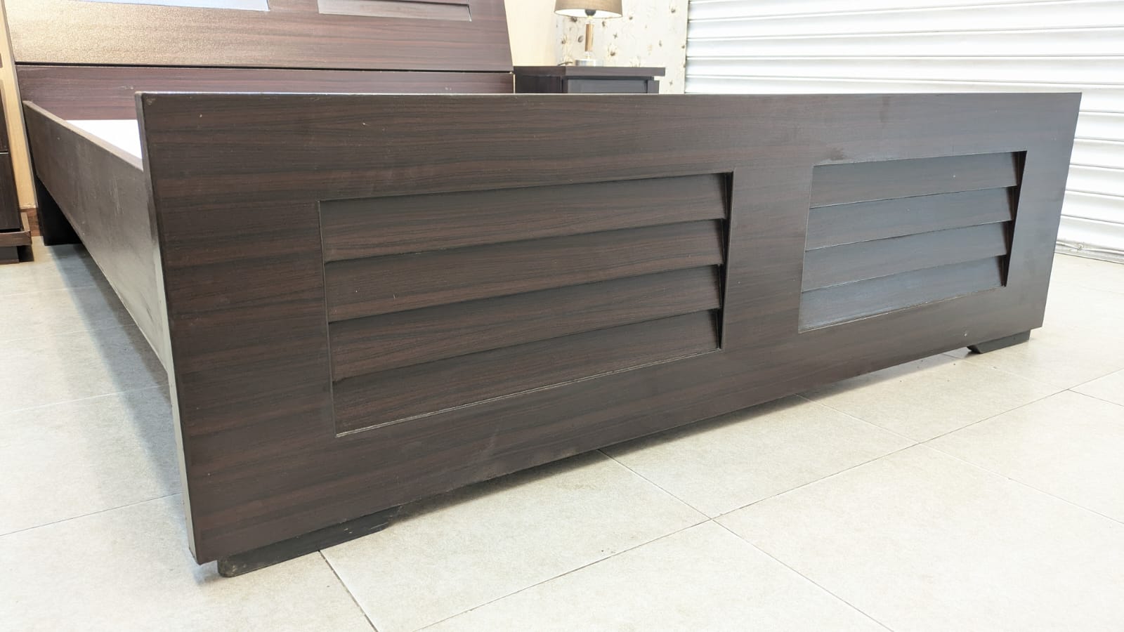 Queen Size Bed With 2 Side Tables